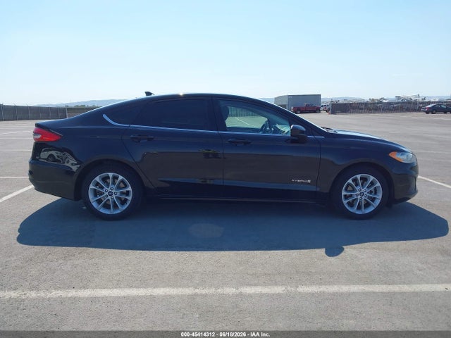 3FA6P0LU7KR135795 Ford Fusion Hybrid Se