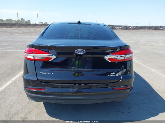 3FA6P0LU7KR135795 Ford Fusion Hybrid Se