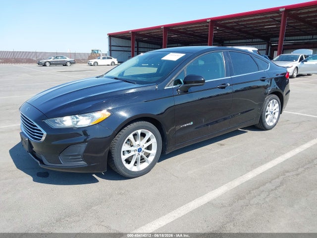 3FA6P0LU7KR135795 Ford Fusion Hybrid Se