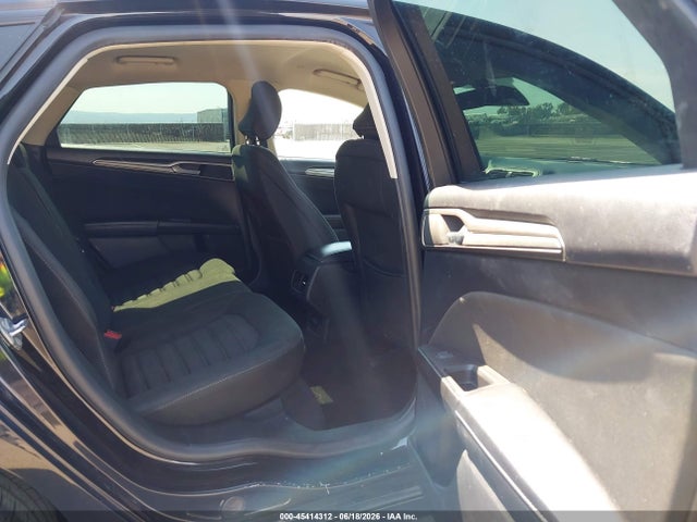 3FA6P0LU7KR135795 Ford Fusion Hybrid Se