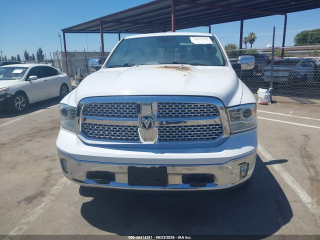 45414381 :رقم المزاد ، 1C6RR7NM5HS558399 vin ، 2017 Ram 1500 Laramie  4x4 5'7 Box مزاد بيع