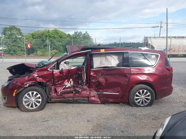 Chrysler Pacifica Touring L 2018 2C4RC1BGXJR149473 Image 13