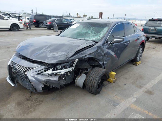 Lexus ES 350 2019 58ABZ1B1XKU022324 Image 2