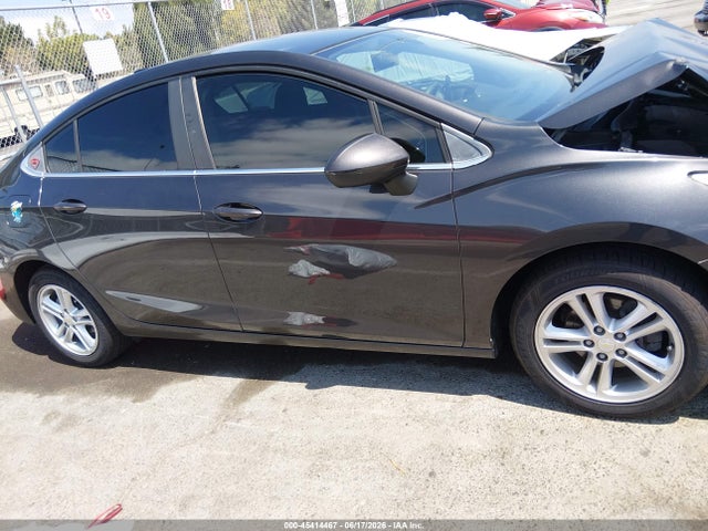 1G1BE5SMXH7191669 Chevrolet Cruze Lt Auto