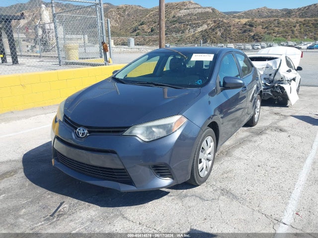 Toyota COROLLA LE 2015 5YFBURHE1FP231358 Image 2