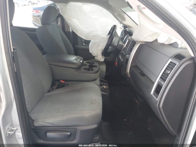 45414615 :رقم المزاد ، 1C6RR7LT2JS202640 vin ، 2018 Ram 1500 Slt  4x4 5'7 Box مزاد بيع