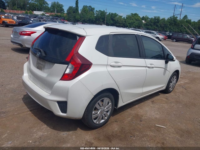 Honda FIT LX 2016 JHMGK5H58GS002467 Image 4