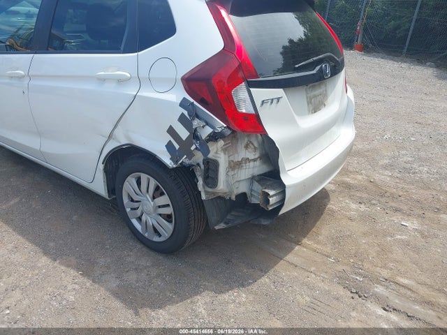 Honda FIT LX 2016 JHMGK5H58GS002467 Image 6