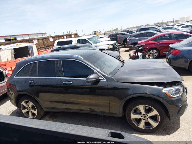 45414808 :رقم المزاد ، W1N0G8EBXMV272951 vin ، 2021 Mercedes-benz Glc 300 4matic Suv مزاد بيع