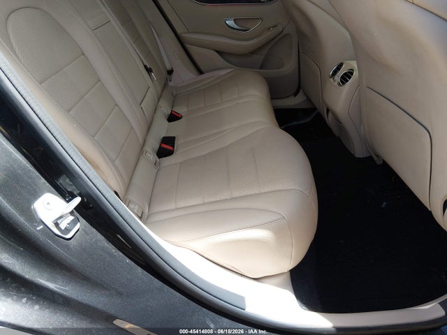 45414808 :رقم المزاد ، W1N0G8EBXMV272951 vin ، 2021 Mercedes-benz Glc 300 4matic Suv مزاد بيع