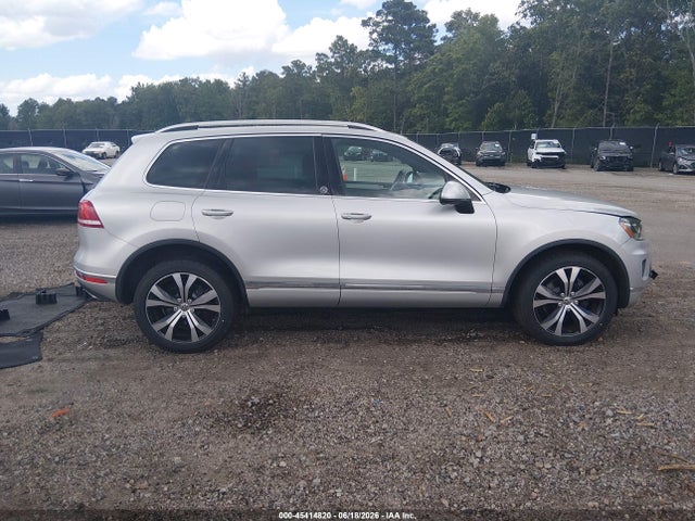 Продаж на аукціоні авто 2017 Volkswagen Touareg V6 Wolfsburg Edition, vin: WVGRF7BP0HD004445, номер лоту: 45414820