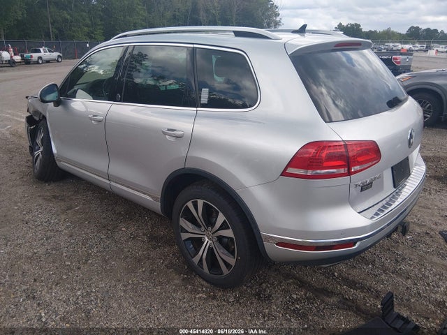 Продаж на аукціоні авто 2017 Volkswagen Touareg V6 Wolfsburg Edition, vin: WVGRF7BP0HD004445, номер лоту: 45414820