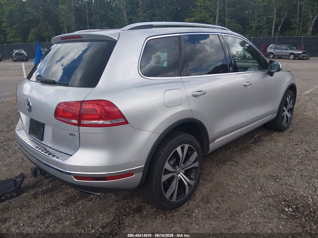 Продаж на аукціоні авто 2017 Volkswagen Touareg V6 Wolfsburg Edition, vin: WVGRF7BP0HD004445, номер лоту: 45414820