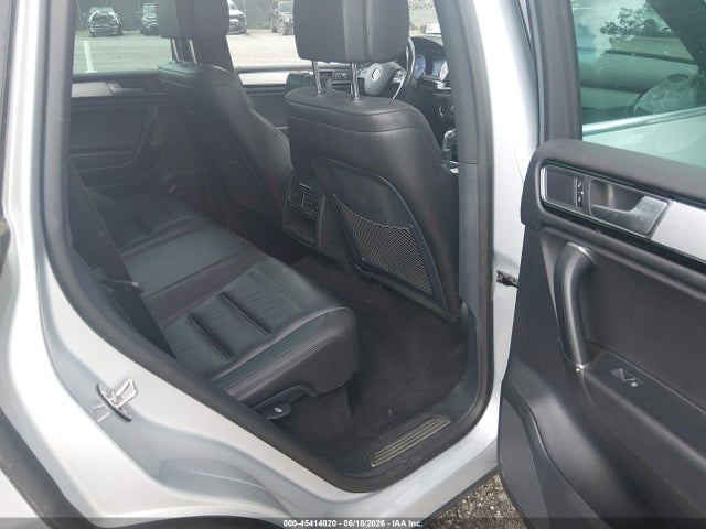 Продаж на аукціоні авто 2017 Volkswagen Touareg V6 Wolfsburg Edition, vin: WVGRF7BP0HD004445, номер лоту: 45414820