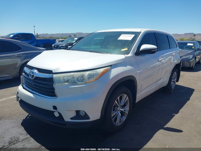 Toyota Highlander Le Plus V6 2015 5TDBKRFH1FS105379 Image 2