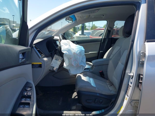 KM8J3CA25GU123675 Hyundai Tucson Sport