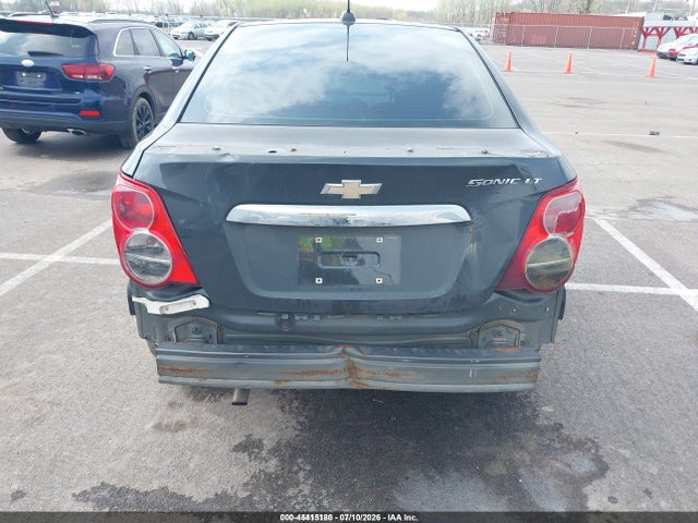 45415180 :رقم المزاد ، 1G1JC5SH2F4174903 vin ، 2015 Chevrolet Sonic Lt Auto مزاد بيع