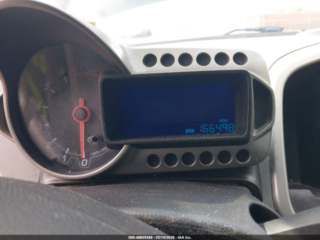 45415180 :رقم المزاد ، 1G1JC5SH2F4174903 vin ، 2015 Chevrolet Sonic Lt Auto مزاد بيع