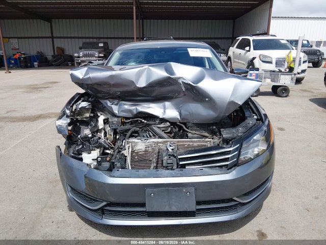 1VWAT7A3XFC026963 Volkswagen Passat 1.8t S