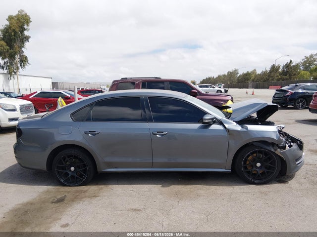 1VWAT7A3XFC026963 Volkswagen Passat 1.8t S