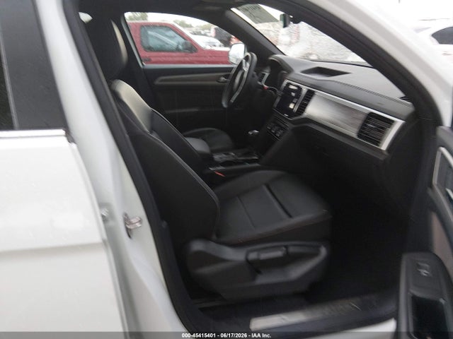45415401 :رقم المزاد ، 1V2JE2CA1NC230799 vin ، 2022 Volkswagen Atlas Cross Sport 3.6l V6 Se W/technology مزاد بيع