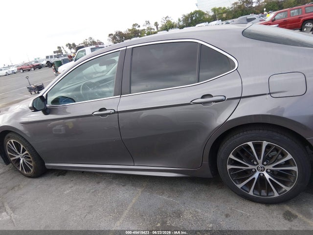 4T1G11AKXLU949095 Toyota CAMRY SE
