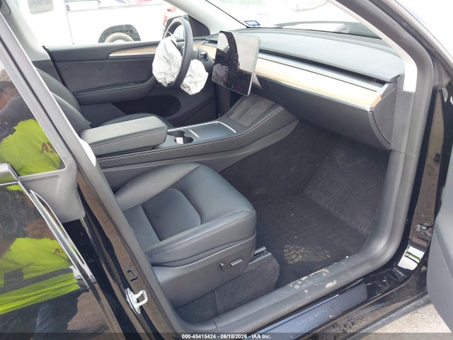 Продаж на аукціоні авто 2025 Tesla Model Y Long Range Dual Motor All-wheel Drive, vin: 7SAYGDEE0SA365907, номер лоту: 45415424