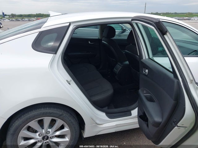 KIA Optima Lx 2017 5XXGT4L33HG153629 Image 8