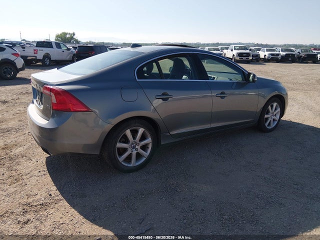 2016 Volvo S60 T5 Drive-e Premier მანქანა იყიდება აუქციონზე, vin: YV126MFK8G2413283, აუქციონის ნომერი: 45415480