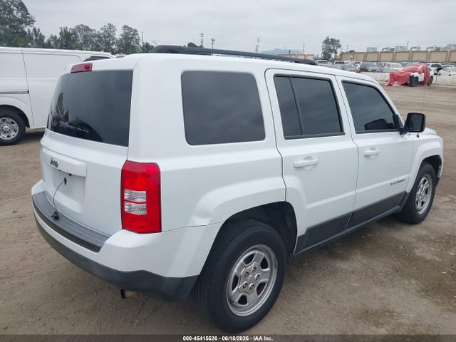 1C4NJPBA8GD524761 Jeep Patriot Sport