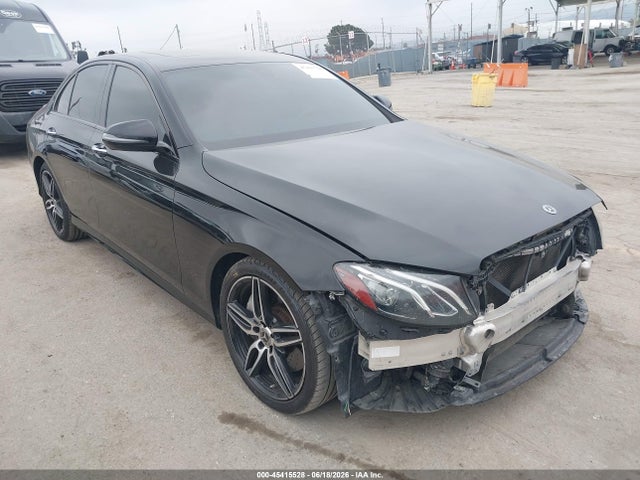 Mercedes-Benz E 300 2019 WDDZF4JB1KA629928 zdjęcie główne