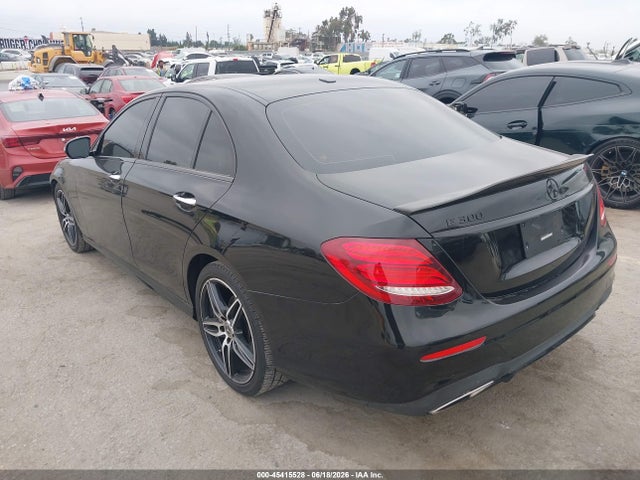 Mercedes-Benz E 300 2019 WDDZF4JB1KA629928 Image 3