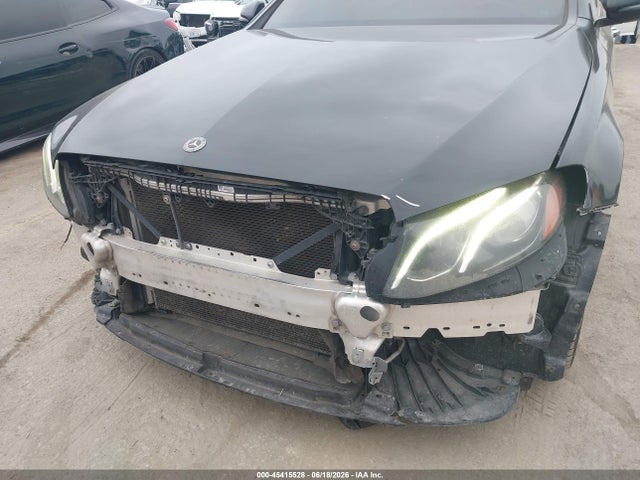 Mercedes-Benz E 300 2019 WDDZF4JB1KA629928 Image 6