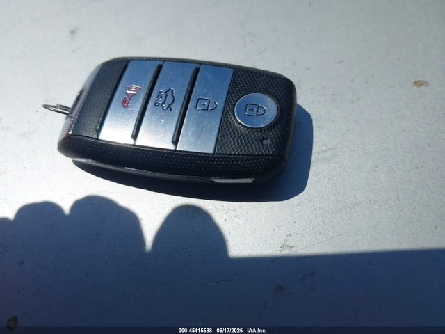 KNAGT4LE9J5021113 KIA Optima Hybrid Premium