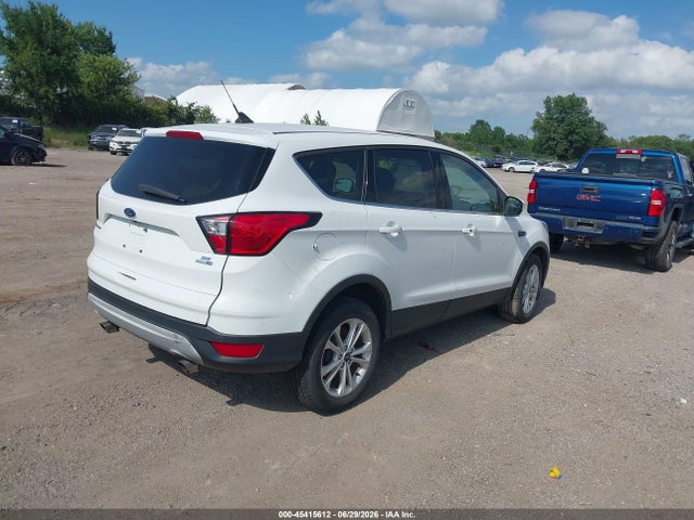 Ford ESCAPE SE 2019 1FMCU9GDXKUB31152 Image 4