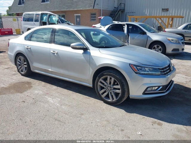 2017 Volkswagen Passat 1.8t Sel Premium მანქანა იყიდება აუქციონზე, vin: 1VWCT7A37HC045613, აუქციონის ნომერი: 45415701