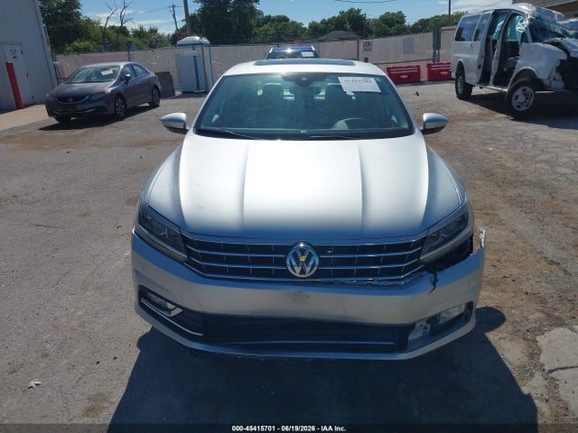 2017 Volkswagen Passat 1.8t Sel Premium მანქანა იყიდება აუქციონზე, vin: 1VWCT7A37HC045613, აუქციონის ნომერი: 45415701