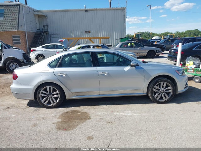 2017 Volkswagen Passat 1.8t Sel Premium მანქანა იყიდება აუქციონზე, vin: 1VWCT7A37HC045613, აუქციონის ნომერი: 45415701