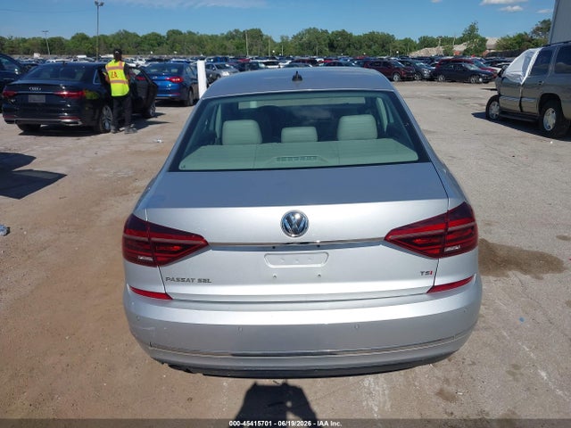 2017 Volkswagen Passat 1.8t Sel Premium მანქანა იყიდება აუქციონზე, vin: 1VWCT7A37HC045613, აუქციონის ნომერი: 45415701