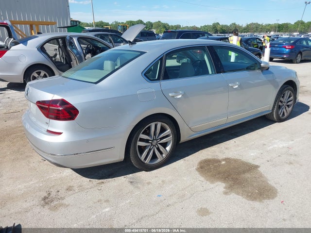 2017 Volkswagen Passat 1.8t Sel Premium მანქანა იყიდება აუქციონზე, vin: 1VWCT7A37HC045613, აუქციონის ნომერი: 45415701