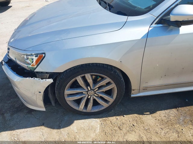 2017 Volkswagen Passat 1.8t Sel Premium მანქანა იყიდება აუქციონზე, vin: 1VWCT7A37HC045613, აუქციონის ნომერი: 45415701