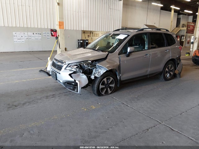 Subaru Forester 2.5i Premium 2017 JF2SJAEC9HH561620 Image 2