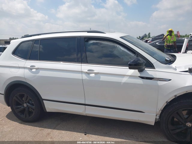 Продажа на аукционе авто 2023 Volkswagen Tiguan 2.0t Se R-line Black, vin: 3VVCB7AX4PM139150, номер лота: 45415758