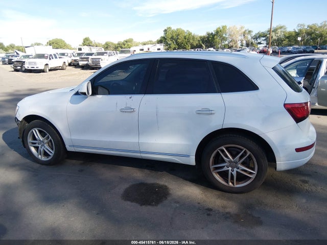 Audi Q5 2.0t Premium 2016 WA1C2AFP7GA114481 Image 14