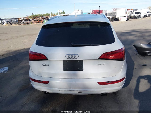 Audi Q5 2.0t Premium 2016 WA1C2AFP7GA114481 Image 16