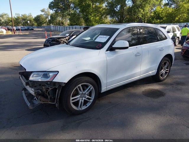 Audi Q5 2.0t Premium 2016 WA1C2AFP7GA114481 Image 2