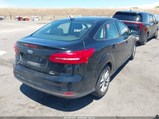 Ford FOCUS SE 2017 1FADP3FE1HL237565 Image 4