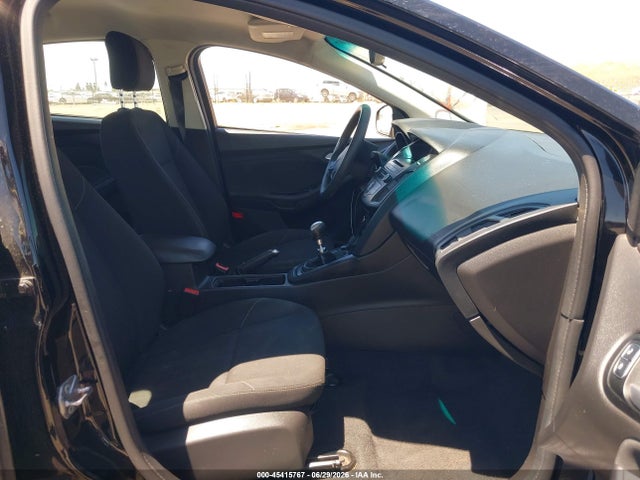 Ford FOCUS SE 2017 1FADP3FE1HL237565 Image 5