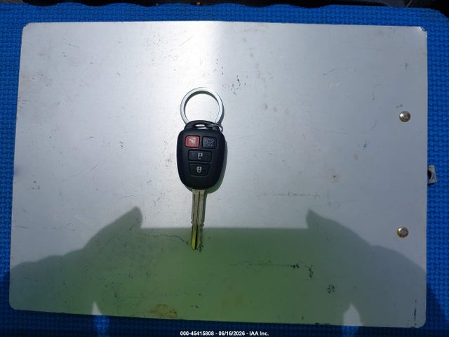JTMWFREV7FD046850 Toyota Rav4 Xle