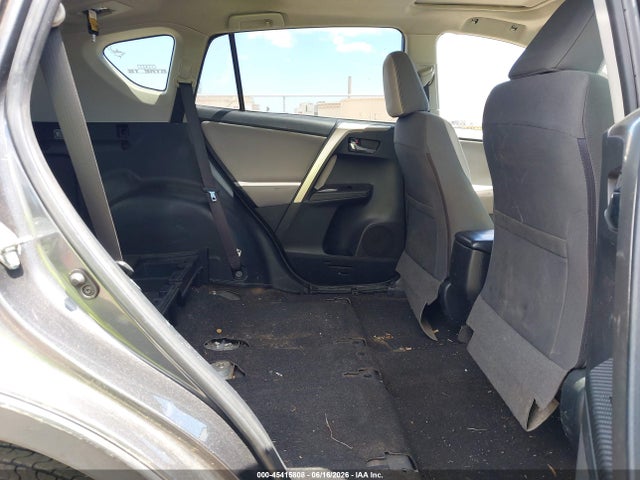 JTMWFREV7FD046850 Toyota Rav4 Xle